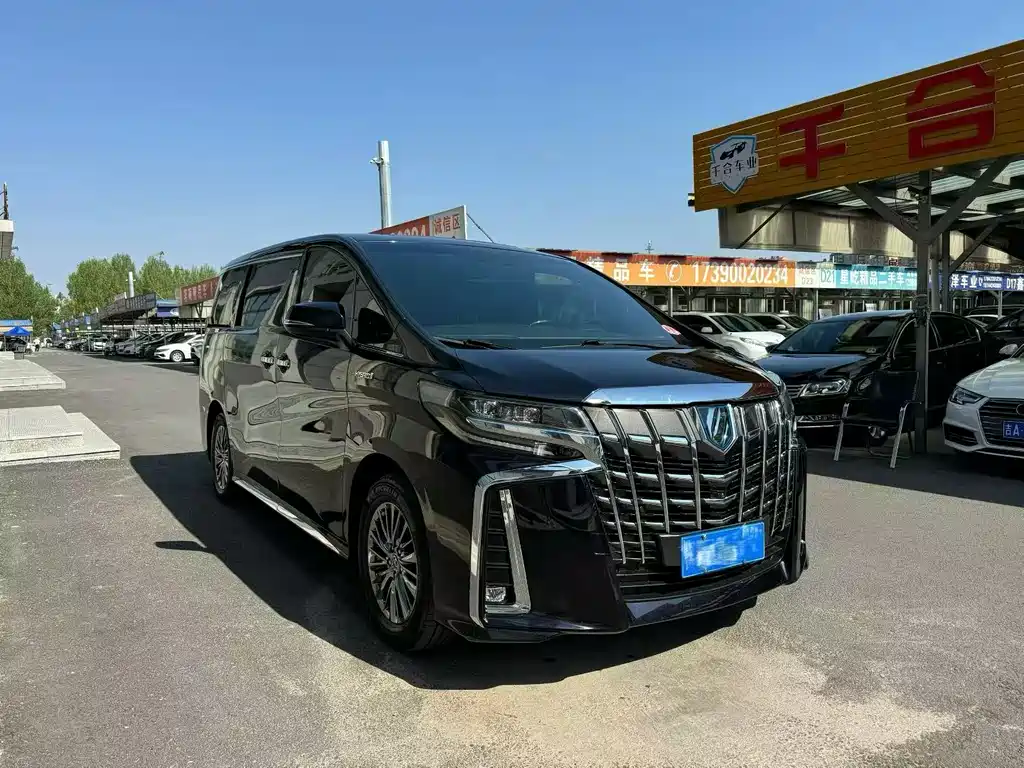 Toyota Alphard 2022 — фото 1