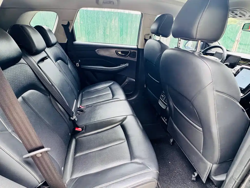 Roewe RX5 New Energy 2022 — фото 15