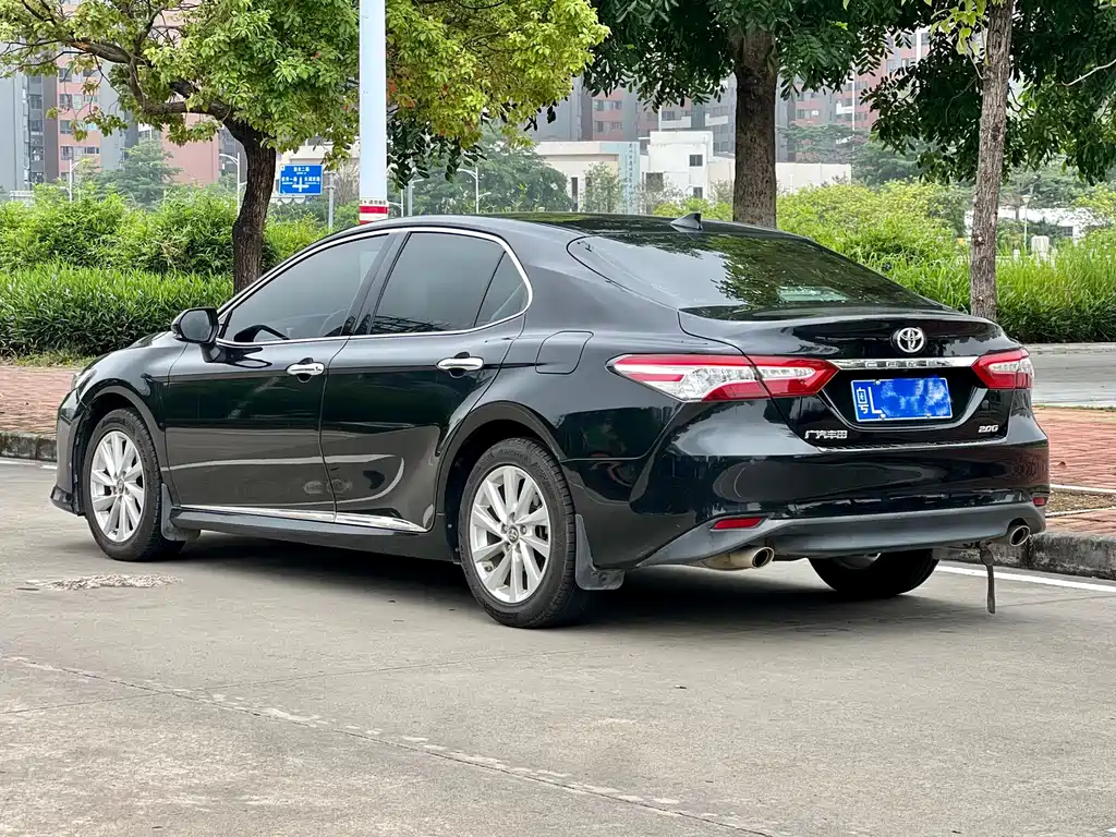 Toyota Camry 2022 — фото 3
