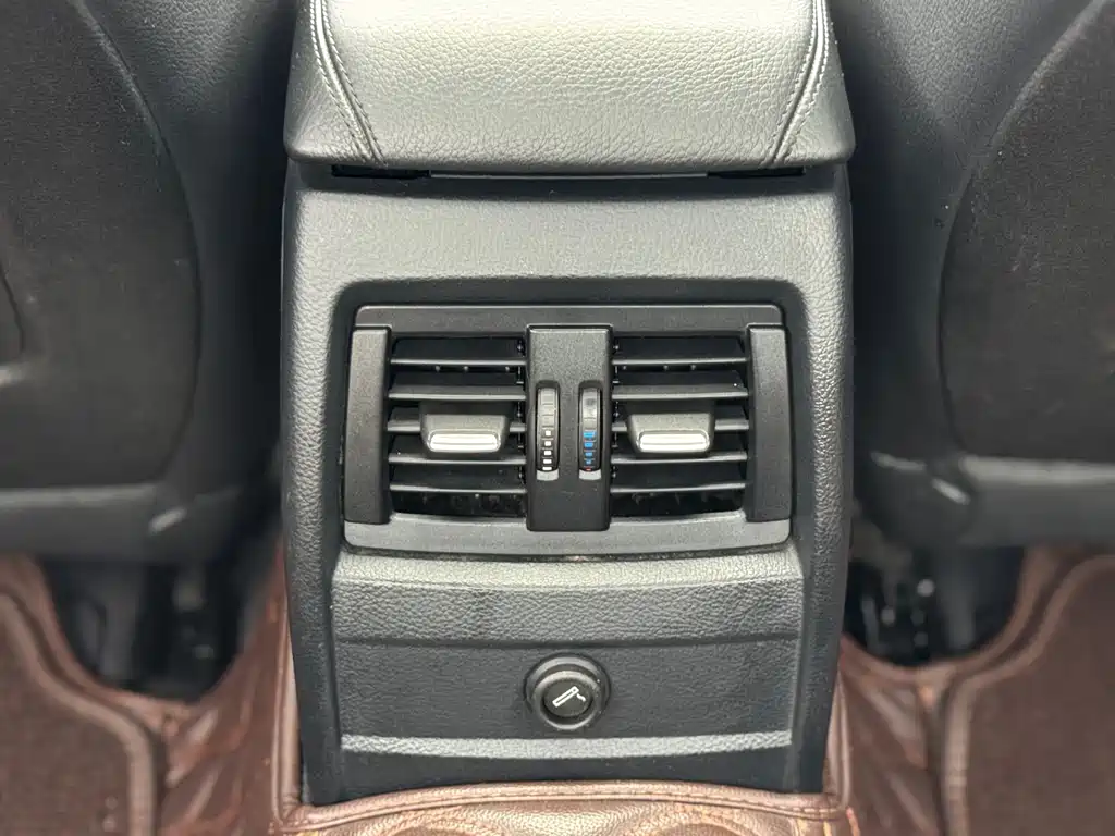 BMW 3 Series 2015 — фото 16