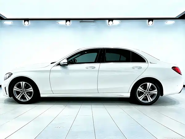 Mercedes-Benz C-Class 2021