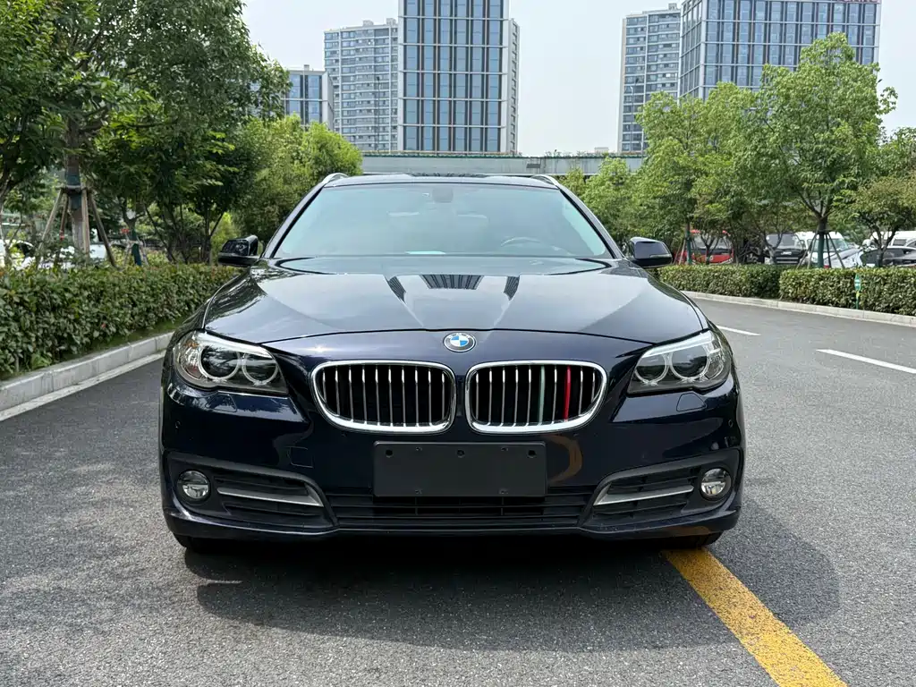 BMW 5 Series 2015 — фото 7