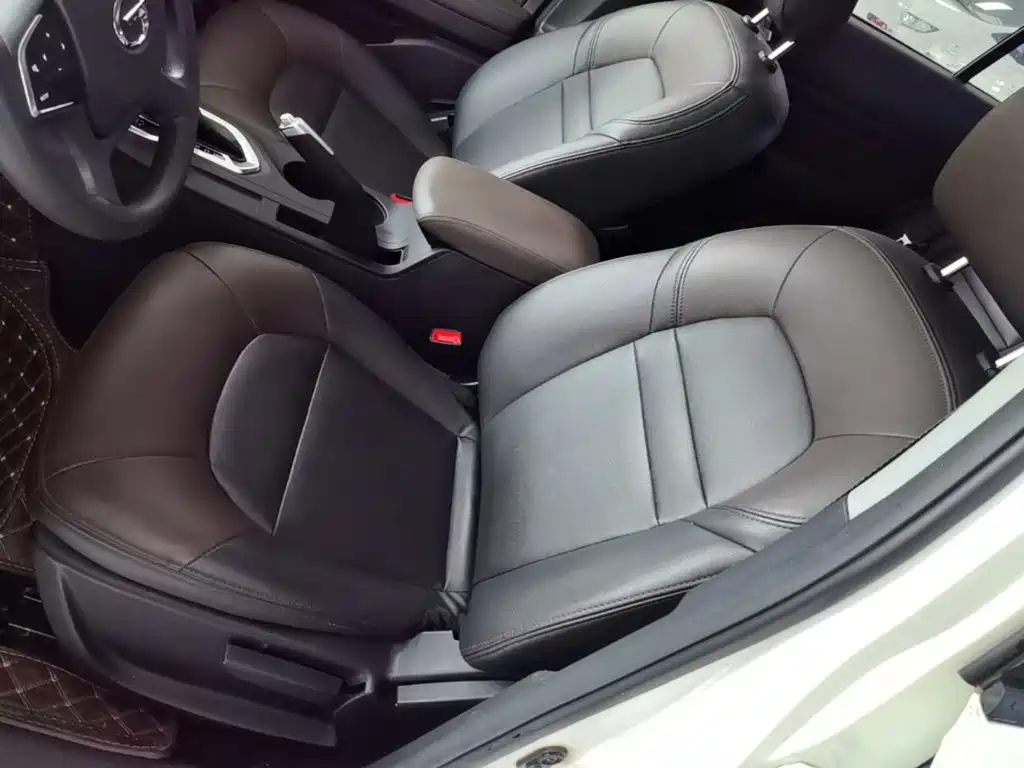 GAC Trumpchi GS4 2017 — фото 15