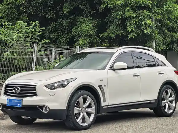 Infiniti QX70 2016
