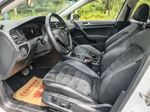 Volkswagen Golf 2020