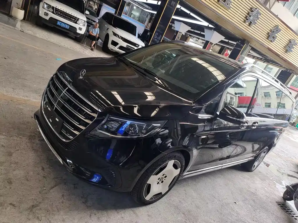 Mercedes-Benz V-Class 2024