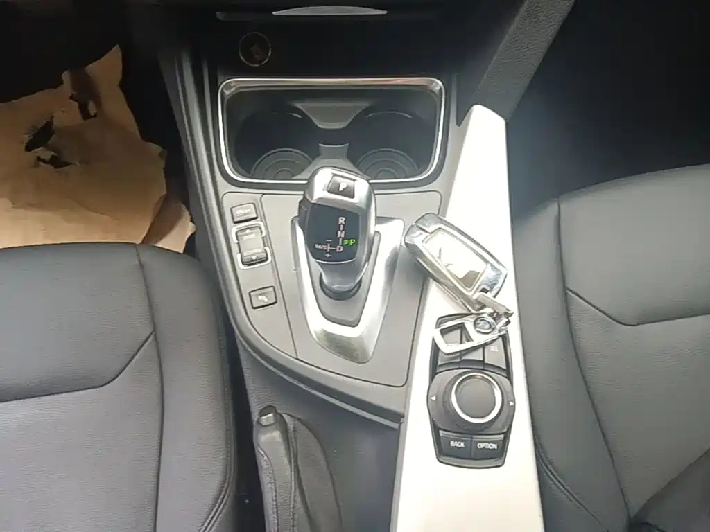 BMW 3 Series 2015 — фото 14