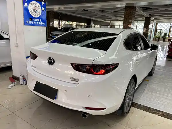 Mazda 3 Axela 2023