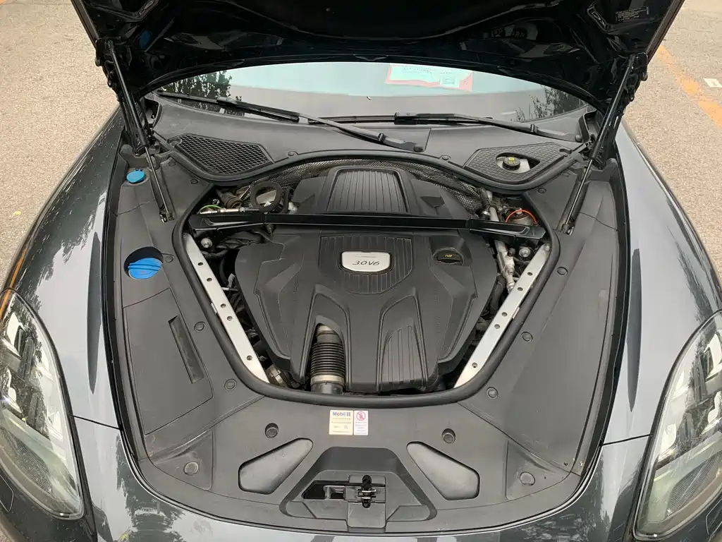 Porsche Panamera 2018 — фото 14