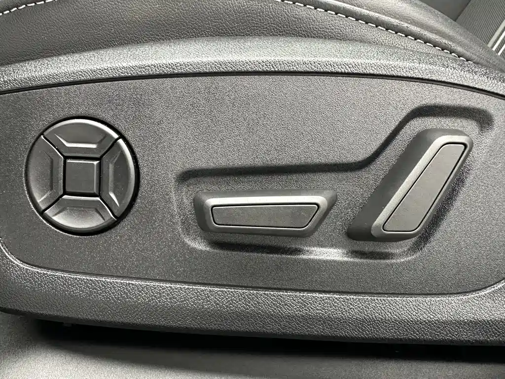 Audi A3 2023 — фото 12