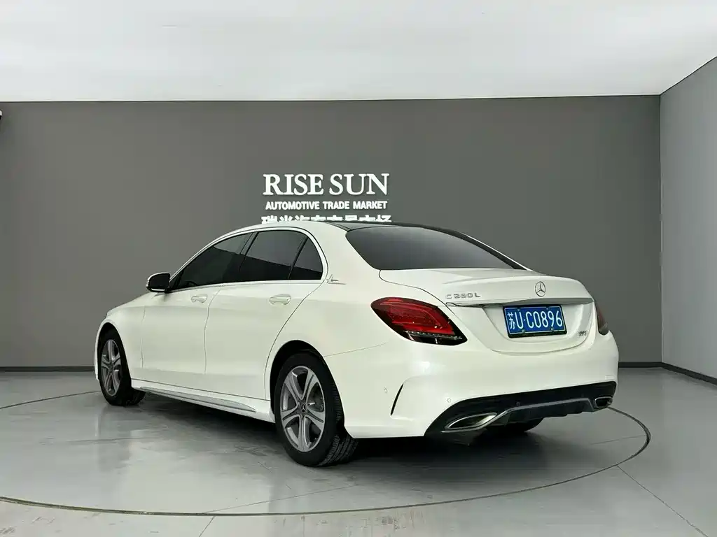 Mercedes-Benz C-Class 2019 — фото 8