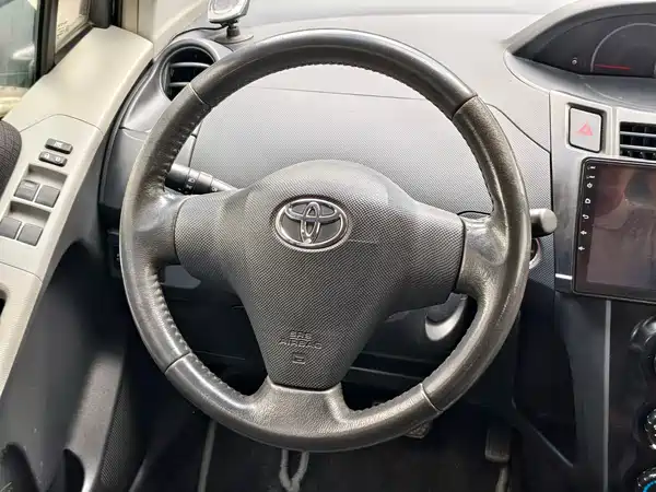 Toyota Yaris 2009