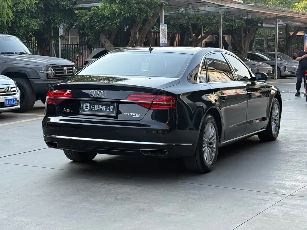 Audi A8 2015 — фото 6