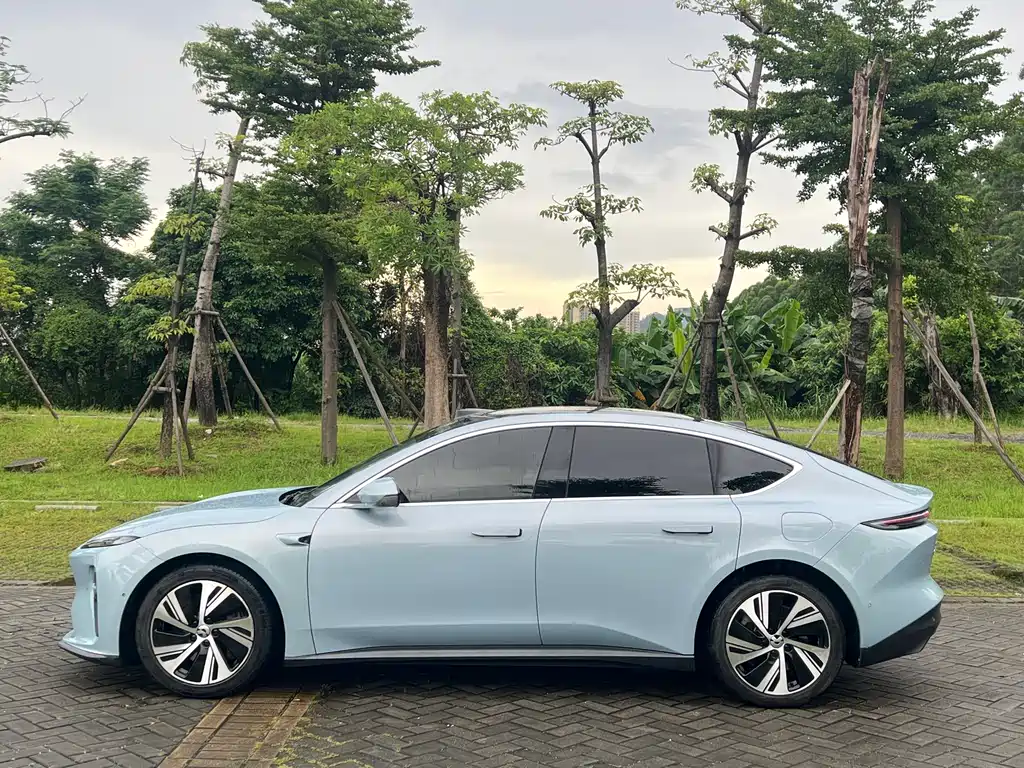 NIO ET5 2023