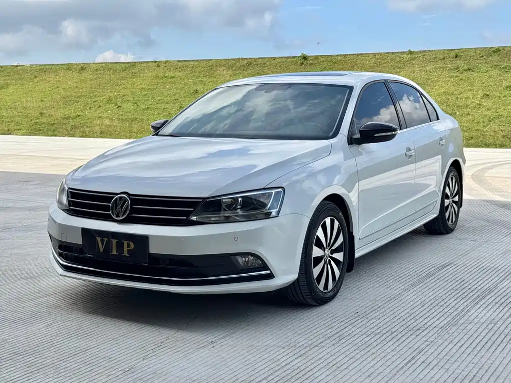 Volkswagen Sagitar 2018