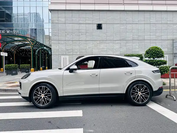 Porsche Cayenne 2024