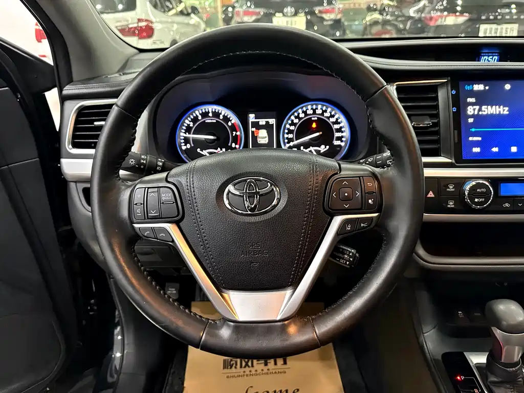 Toyota Highlander 2020 — фото 21