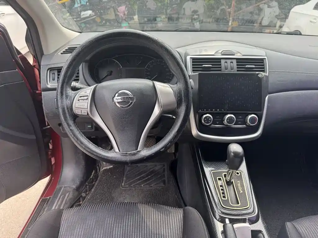 Nissan Tiida 2017 — фото 2
