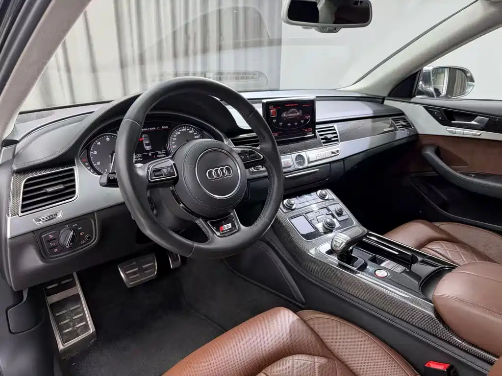 Audi S8 2013 — фото 4