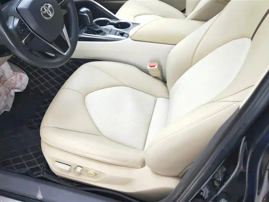 Toyota Camry 2023 — фото 9