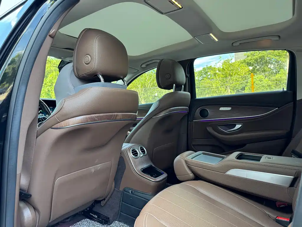 Mercedes-Benz E-Class 2023