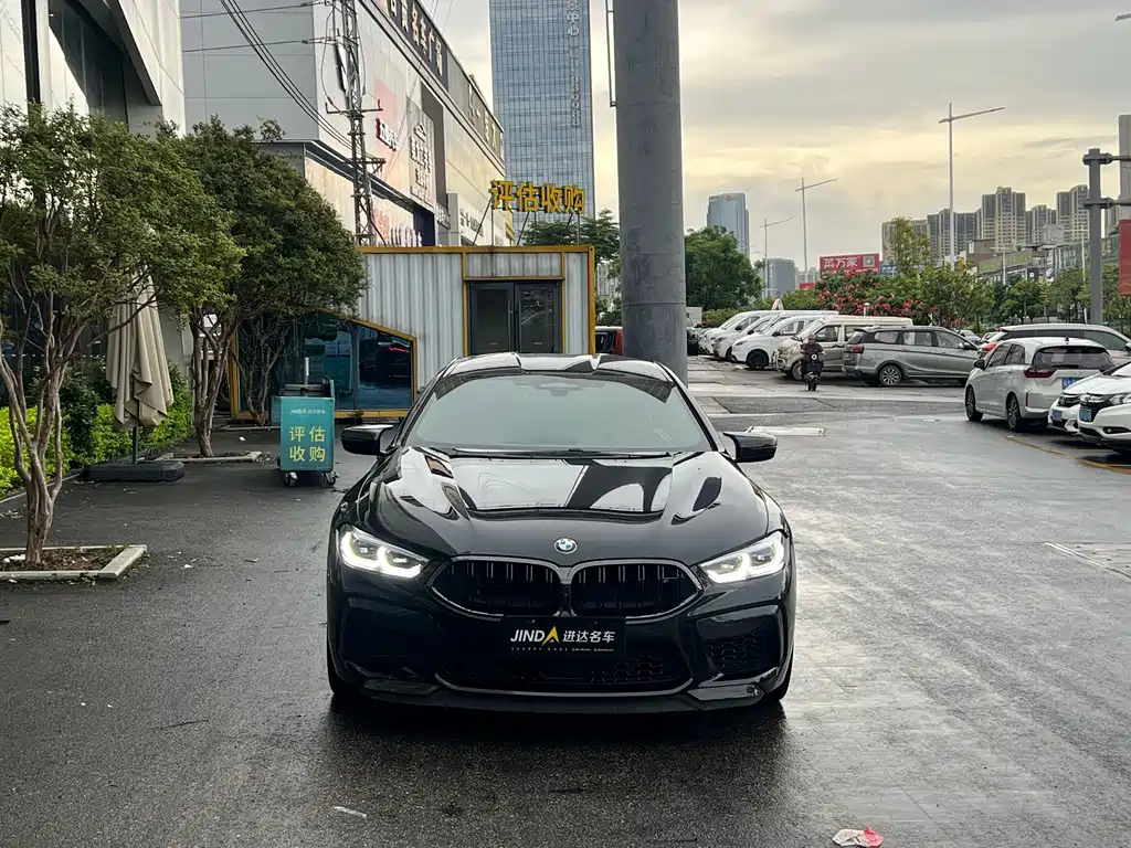 BMW M8 2021