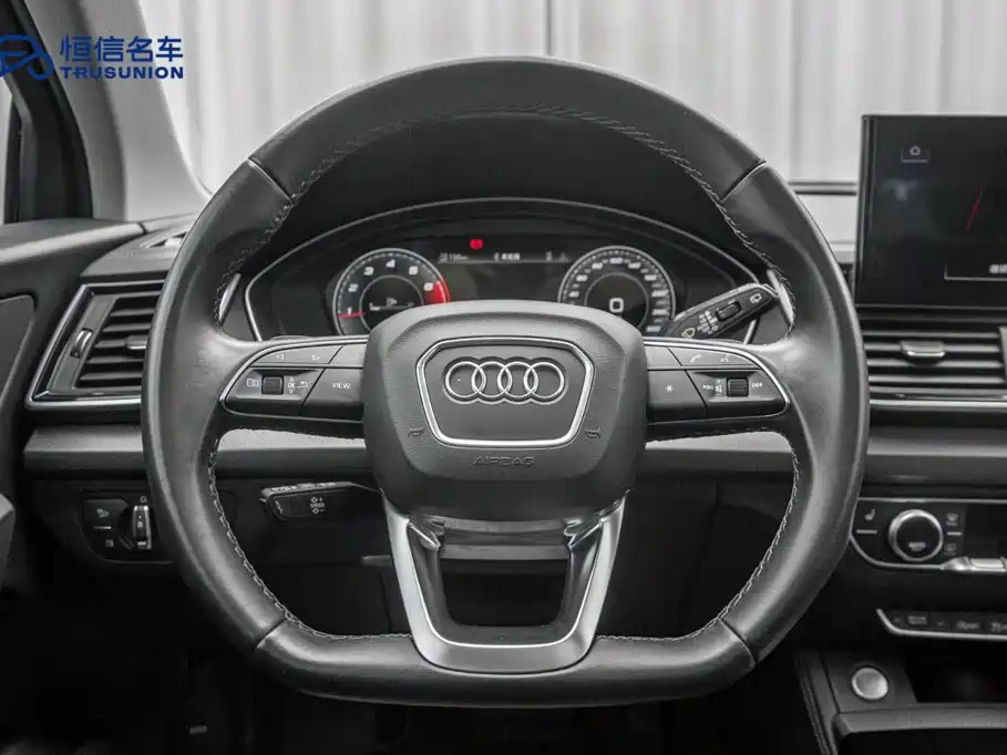 Audi Q5L 2022 — фото 18