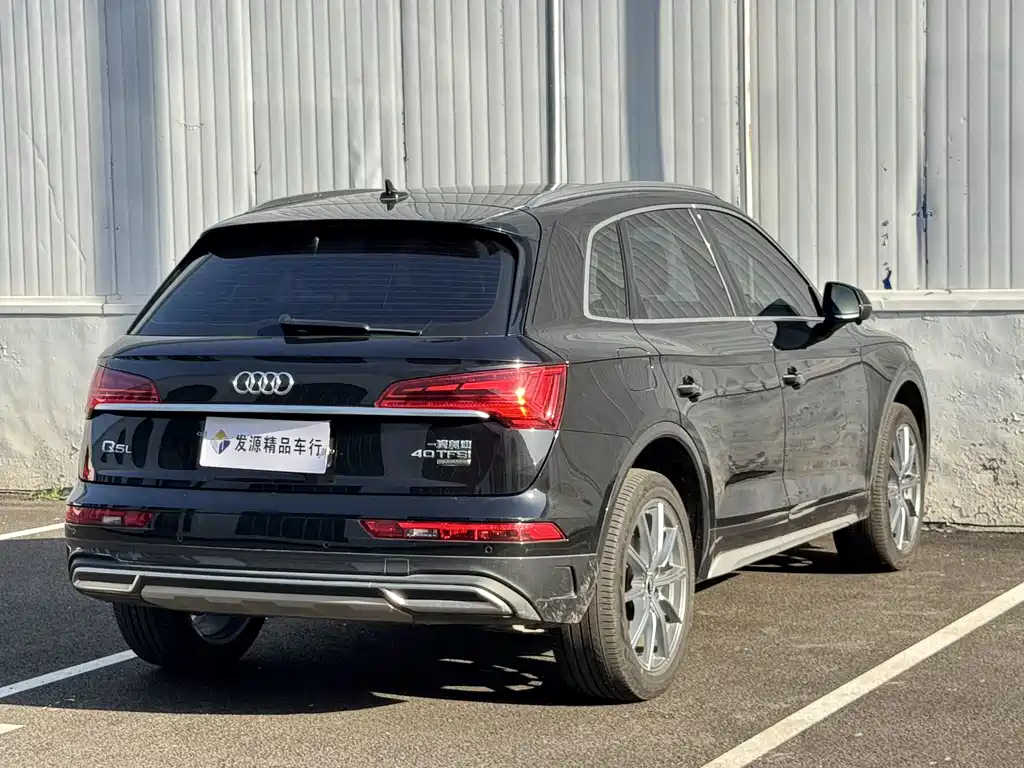 Audi Q5L 2023 — фото 16