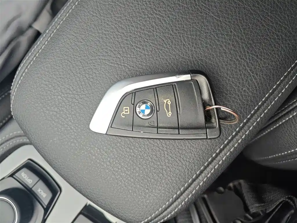BMW 1 Series 2020 — фото 16