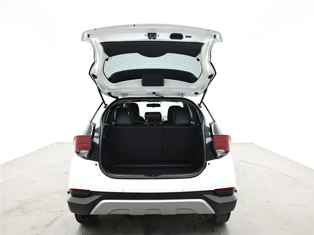 Toyota Yaris L 2022 — фото 8