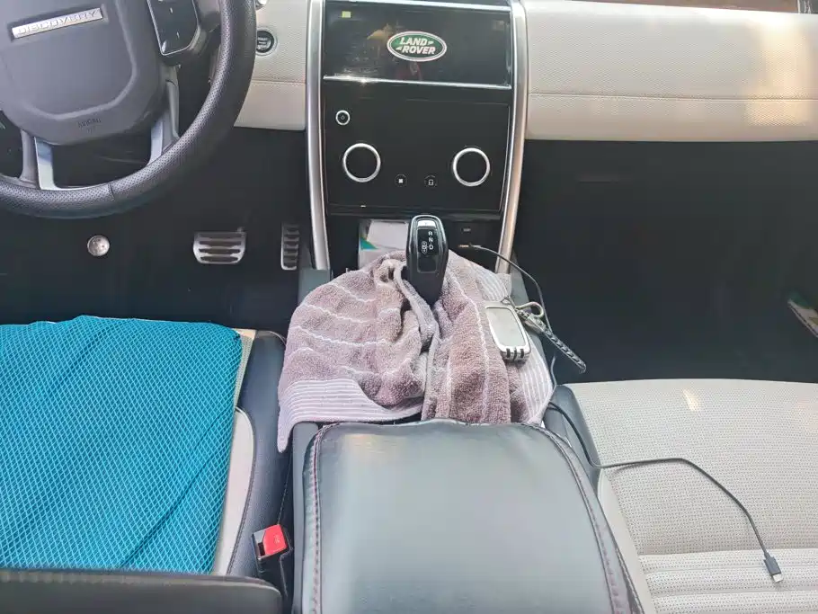 Land Rover Discovery Sport 2021 — фото 16