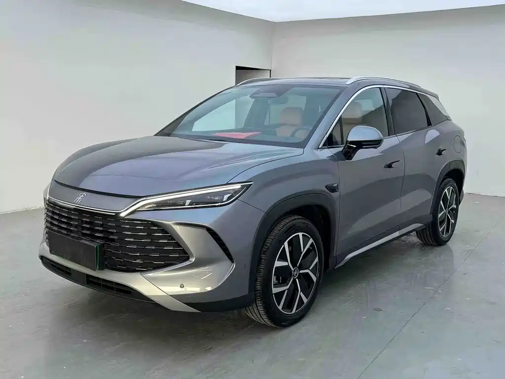 BYD L DM-i 2025 — фото 1