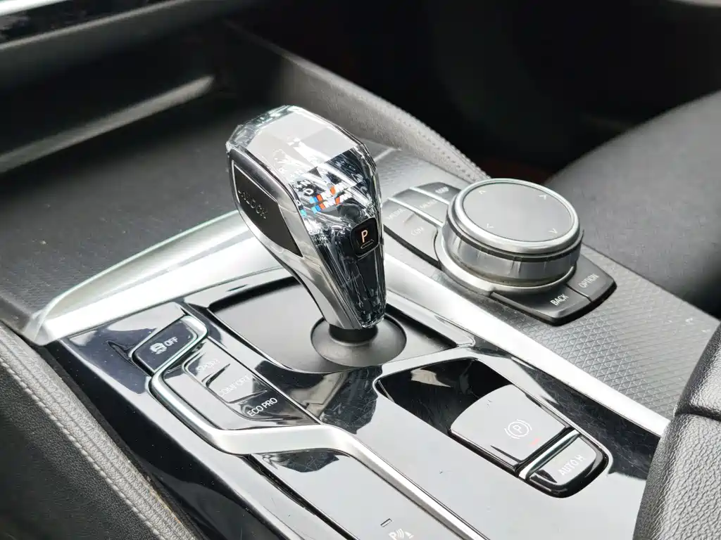 BMW 5 Series 2020 — фото 12