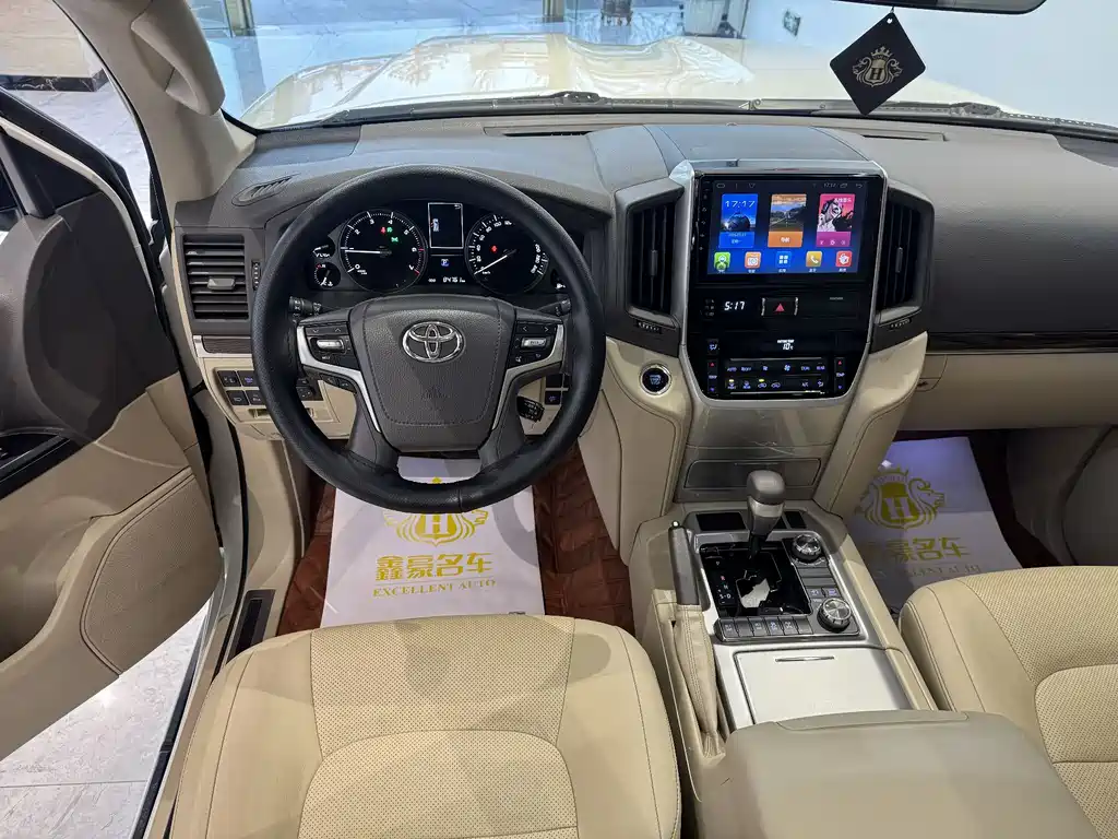 Toyota Land Cruiser 2020 — фото 7