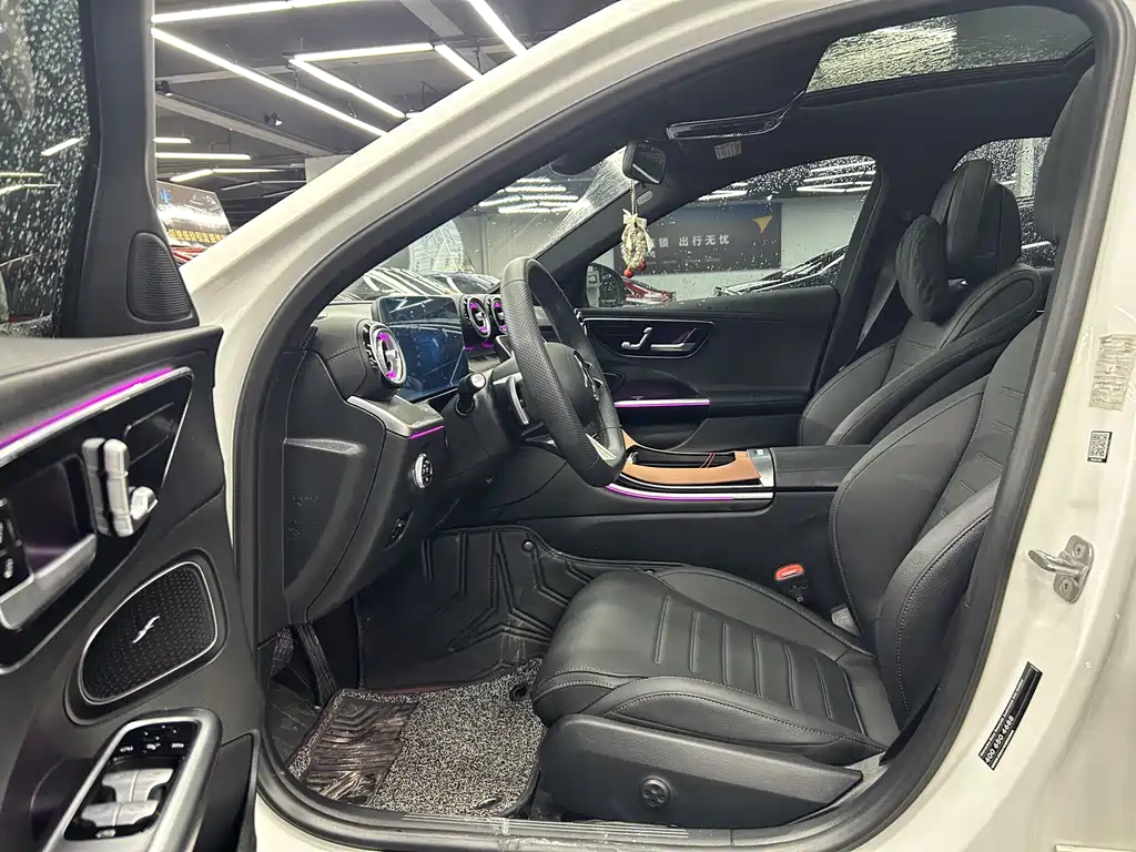 Mercedes-Benz C-Class 2024