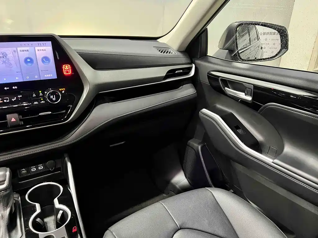 Toyota Highlander 2024 — фото 12