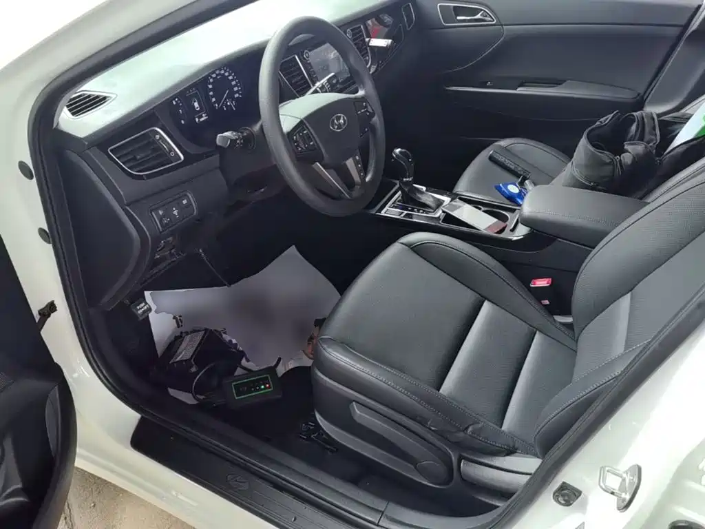 Hyundai Mistra 2015 — фото 15