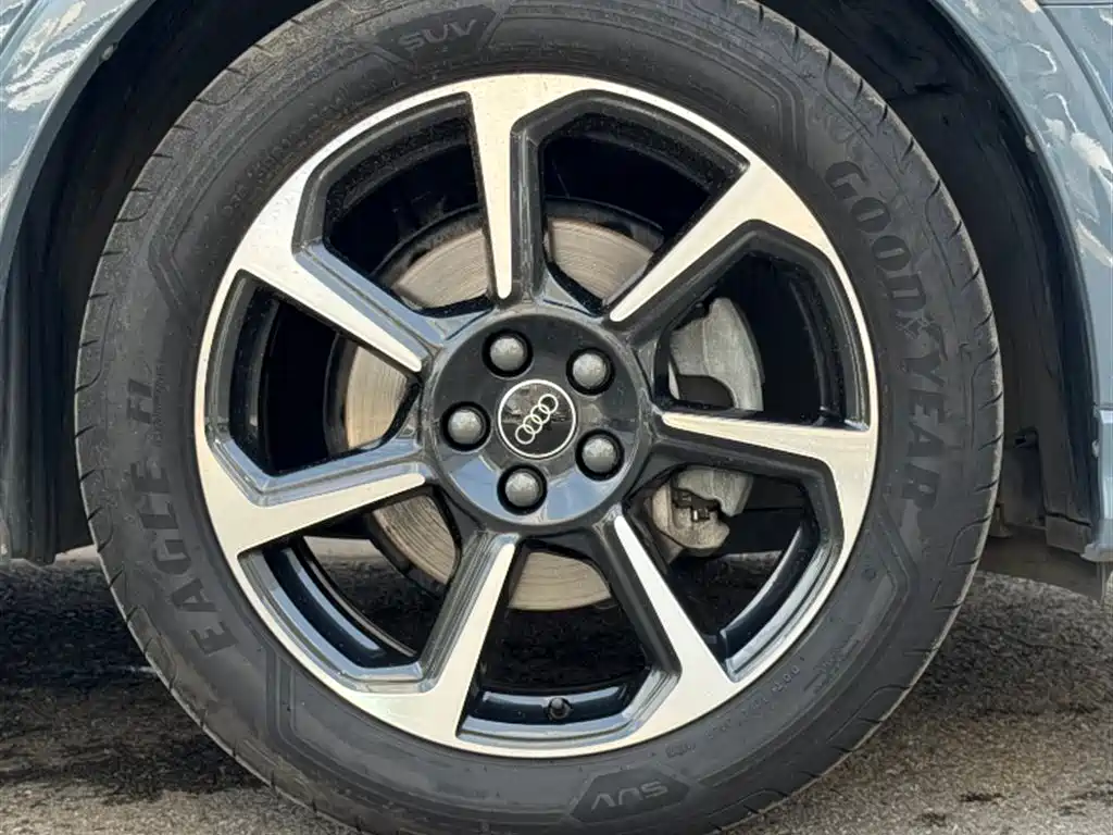 Audi Q3 Sportback 2023 — фото 24