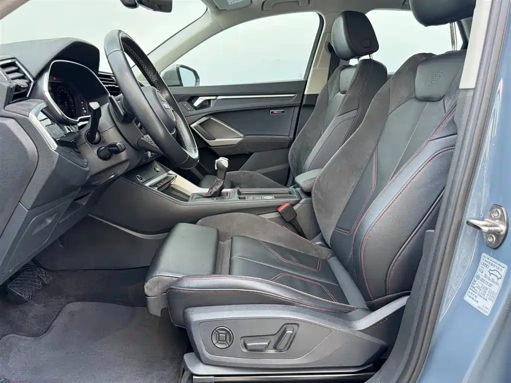 Audi Q3 Sportback 2023 — фото 11