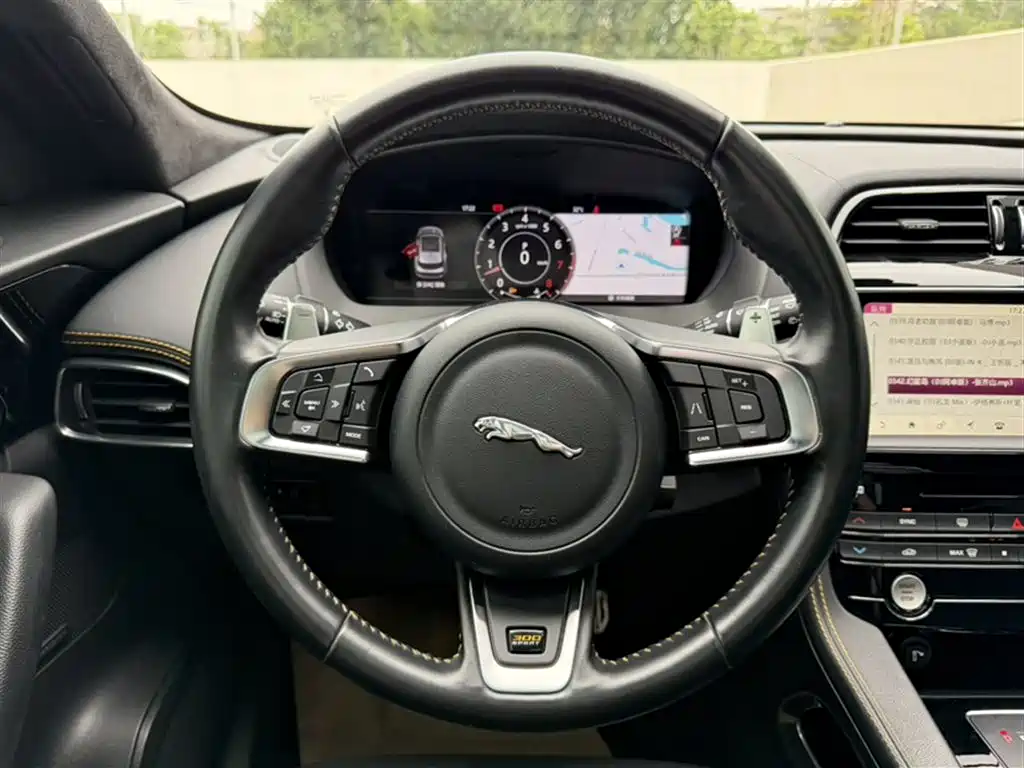 Jaguar F-PACE 2021 — фото 3