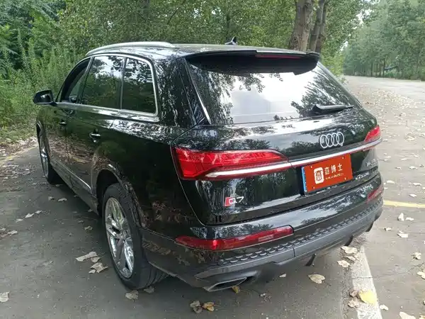 Audi Q7 2025