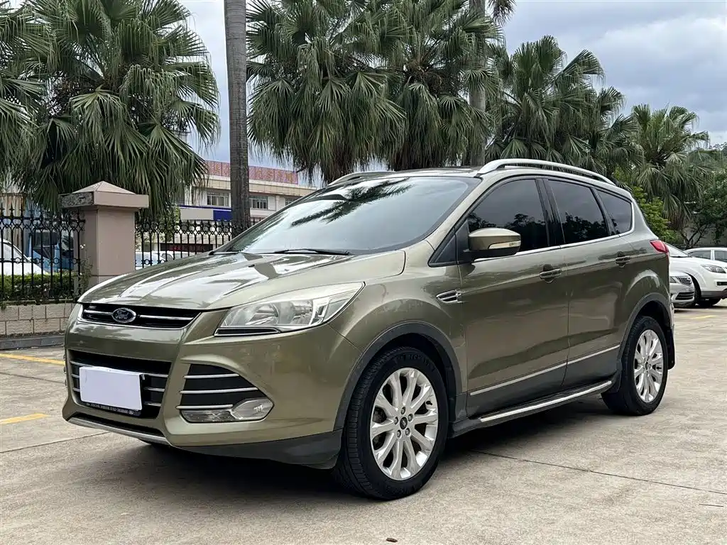 Ford Kuga 2015 — фото 1