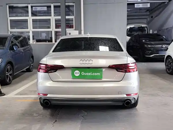Audi A4L 2018