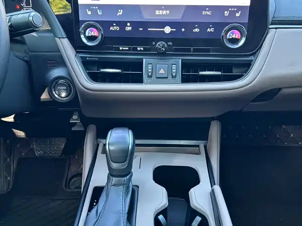 Lexus ES 2025