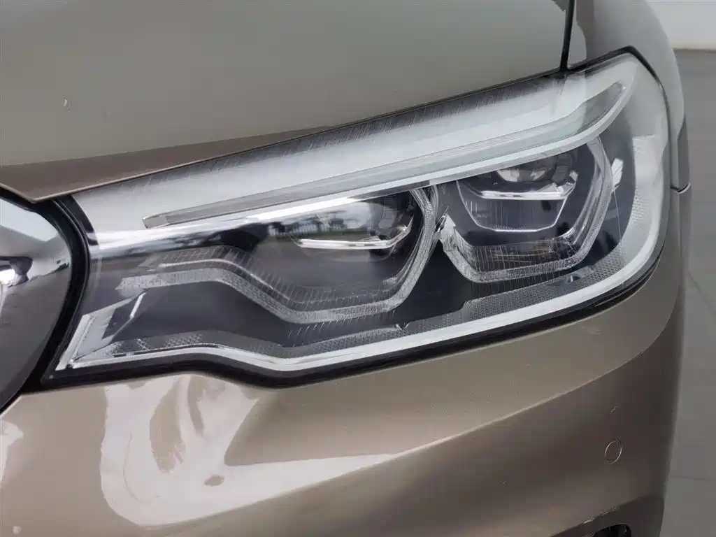 BMW 5 Series New Energy 2018 — фото 7