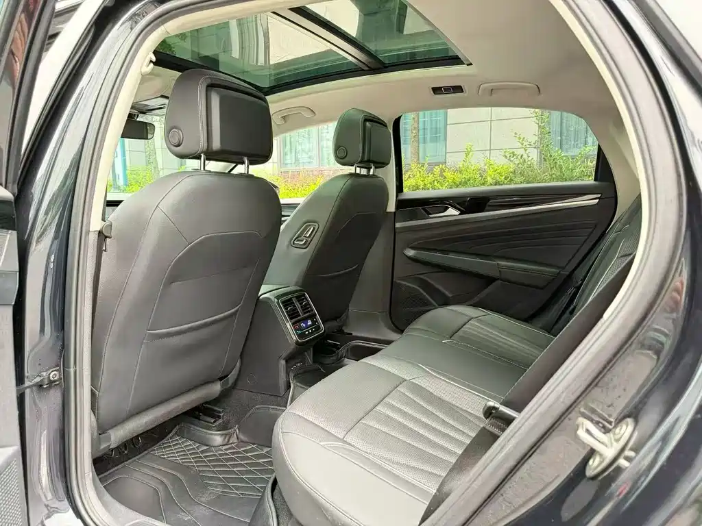 Volkswagen Passat 2024