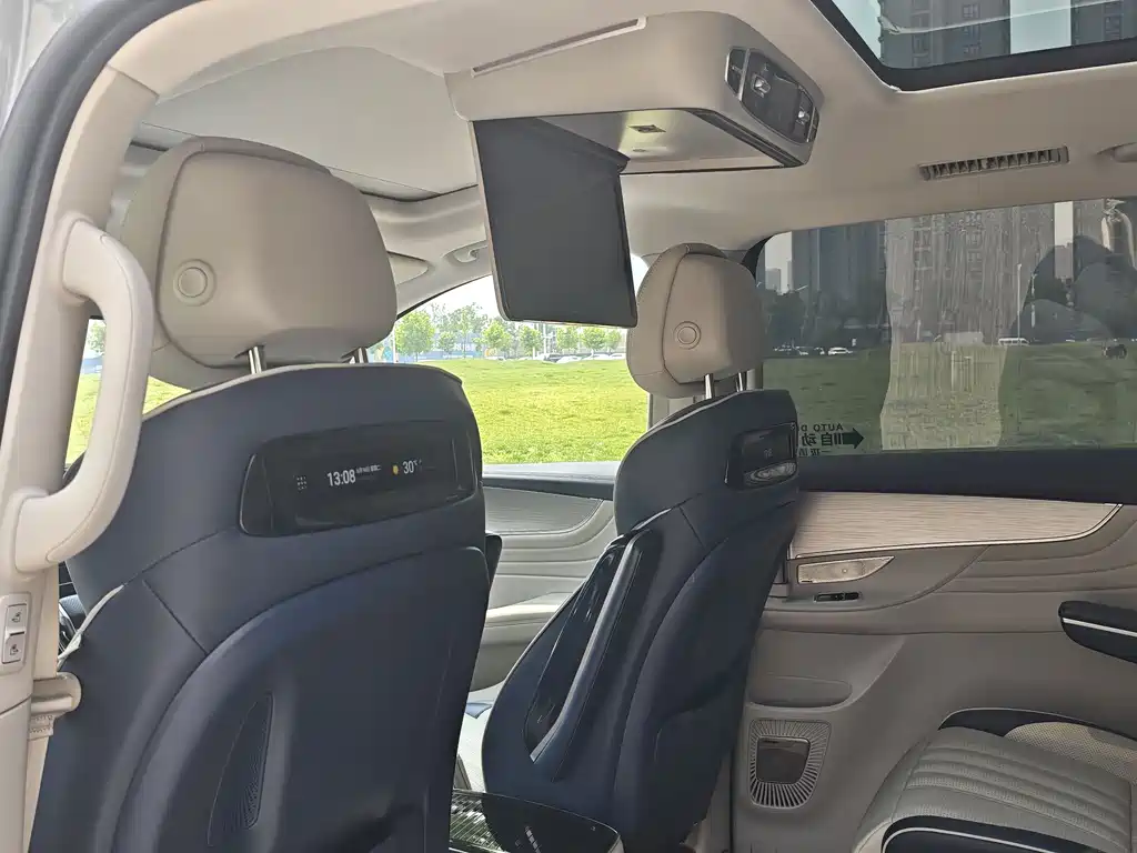 Roewe iMAX8 2021