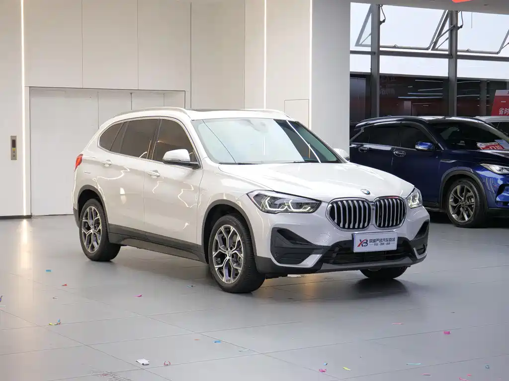 BMW X1 2022 — фото 3