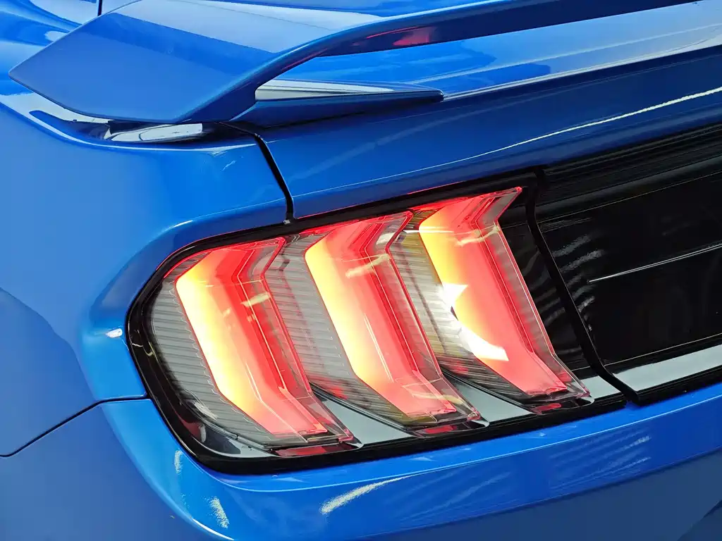 Ford Mustang 2021 — фото 17