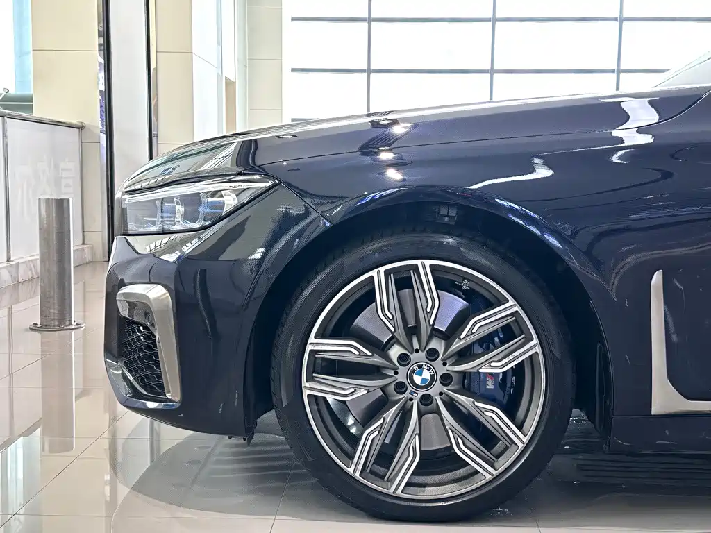 BMW 7 Series 2021 — фото 9